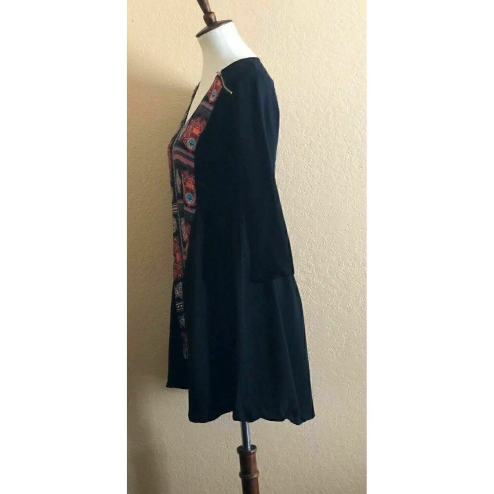 Three of something womens Black V-Neck Geo Shrine Storyteller Dress Size 4 - Picture 6 of 11